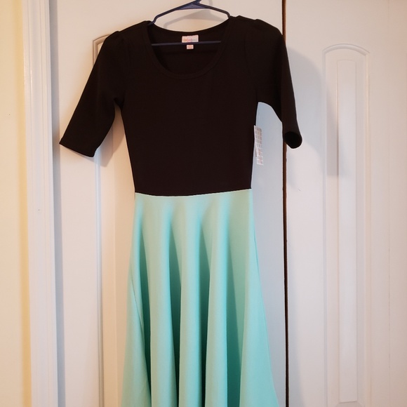 LuLaRoe Dresses & Skirts - Lularoe NICOLE Dress